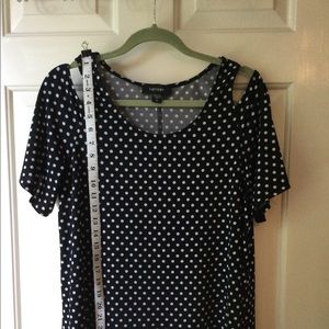 Karen Kane cold shoulder top M medium